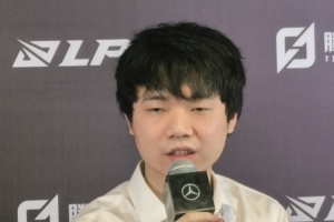 斗来斗去有意思吗？WE教练:大家是一个团队 不会出现谁背锅的情况