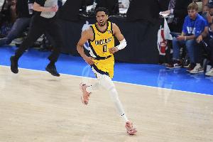 哈利伯顿：我两场比赛上半场都表现糟糕 得想办法一开场做得更好