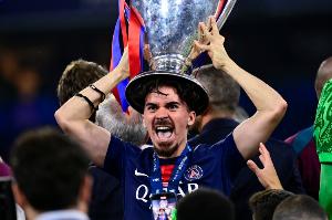 巴黎三冠王＋欧国联！维蒂尼亚：金球奖？我肯定不会去考虑这个