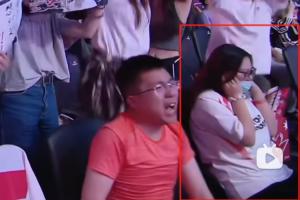 我不听我不听昨日TES大爆冷不敌WE赛后，现场TES女粉捂耳逃避