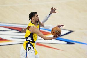 全面！哈利伯顿首节拿到3分2篮板3助攻1抢断1盖帽