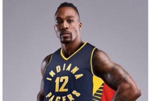 我又来了！霍华德晒自己身穿步行者球衣的P图自荐