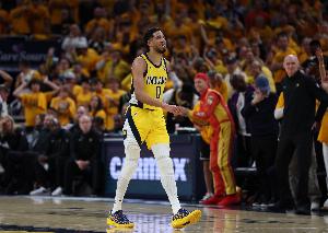 哈利伯顿：系列赛目前平局感觉还不错 先赢4场者才能获胜