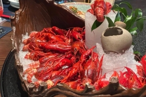 AL经理爱笑：感谢俱乐部信任支持！狠狠吃兄弟们！决赛加油