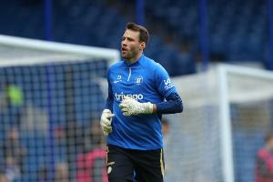 TA：曼城即将从切尔西签下33岁门将贝蒂内利，担任三门