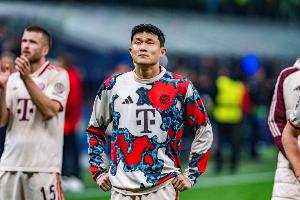 记者：若有合适报价拜仁对金玟哉离队持开放态度 之后将签新中卫