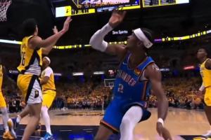 美媒：今晚亚历山大祭出了自己的“招牌绝技”骗犯规