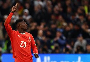 马丁内斯：让我选今年金球奖，我会投票给努诺-门德斯