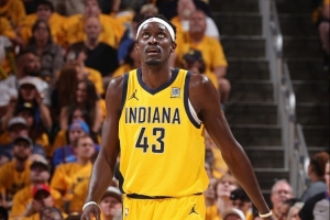 填满数据栏！西亚卡姆14中8拿到21分6板4助2断1帽 正负值+8