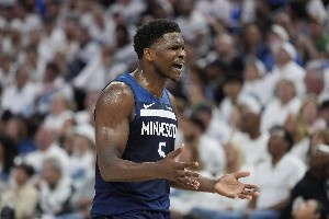 质量堪忧20年选秀重排：前3华子哈利马克西 怀斯曼险跌出首轮