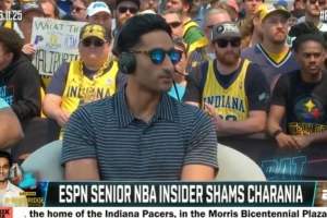 Shams：哈利伯顿一瘸一拐是脚踝问题 但没啥可担心的&他会出战G3