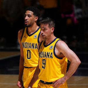 麦康纳强忍祖母离世之痛成总决赛奇兵 落选秀小透明靠啥征战10年