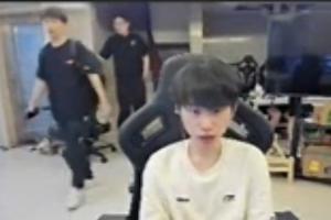 深圳NIP新打野就是你❓H4cker现身俱乐部基地，并与Doinb打招呼！