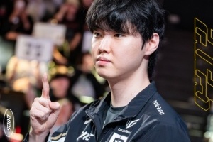 让二追三！拒绝概念神！Zeka BO5决胜局九连胜被Chovy终结！