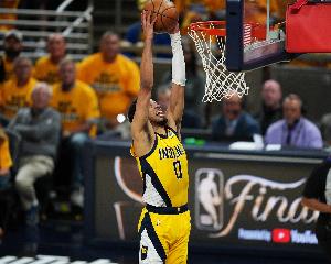 哈利伯顿谈天王山：要坚持冲内线&禁区是我们的好友 过几天再战