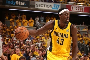 非常可靠！西亚卡姆半场9中5得14分2板3助4断1帽 正负值+14最高