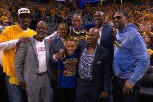 开香槟？步行者名宿末节笑嘻嘻合照 最终却被翻盘……