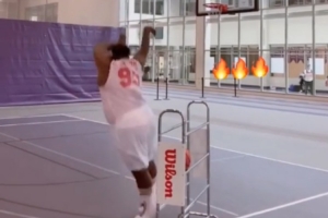 关键时刻四罚一中！雷媒晒小胖疯狂打铁图调侃马瑟林