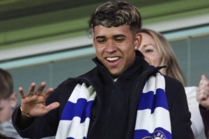 记者：派斯将随切尔西去美国，虽然未被注册但将随队训练