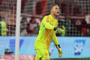 法尔克：拜仁门将佩雷茨外租埃因霍温交易陷入僵局，后者报价太低