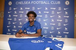 拒5500万报价！德媒:多特三拒蓝军签吉滕斯 楚克或无法踢完世俱杯