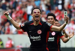 记者：曼联有意埃基蒂克，已和球员及法兰克福进行了接触