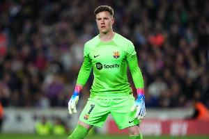 斯基拉：加拉塔萨雷和一家英超球队有意特狮，后者不在巴萨计划中