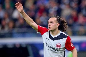 记者：利雅得胜利、马竞有意中卫泰特，法兰克福不愿出售