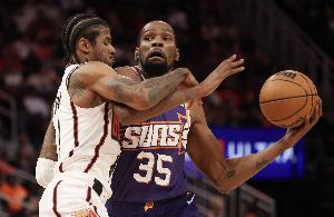 手套：为得到KD可送出杰伦-格林但不能给申京 火箭要出3首轮