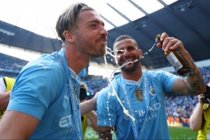 卖人不易！曼晚：不带格拉利什和沃克参加世俱杯对出售他们不利