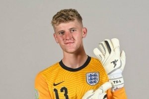 罗马诺：泰迪-沙尔曼-罗与签下两年新合同，将被外租至博尔顿