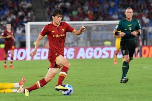 记者：伊斯坦布尔正式报价罗马前锋肖穆罗多夫，即将达成协议