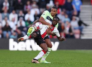 迪马：亚特兰大接近1500万欧+浮动签下圣徒边锋苏莱马纳