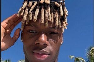 即将加盟巴萨？尼科-威廉姆斯社媒晒海边度假自拍照