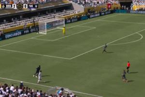 10人皇马3球领先！迪亚斯挑传禁区，巴尔韦德捅射破门！