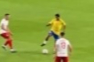 秀翻全场45岁小罗表演赛秀活：踩单车、油炸丸子、不看人传球