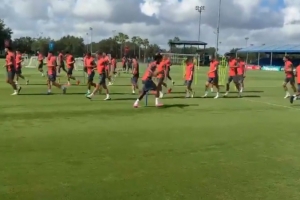 备战本菲卡！拜仁官方：所有29名球员全部参加今日训练课