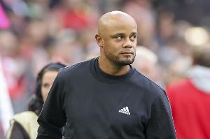 拜仁正式比赛首次输给本菲卡，此前13次交手10胜3平