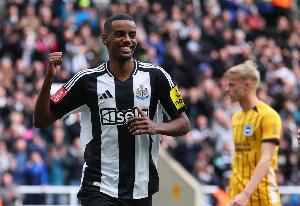 纽卡当地媒体：埃迪-豪已与伊萨克有过沟通，后者仍是球队非卖品