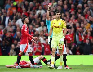 记者：曼联、马竞近几周考察了大马丁，球员想踢欧冠