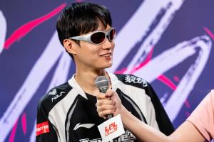 抽象派！Shanks：果蝇墨镜很帅想焊在脸上~真的很期待对上T1/Faker~