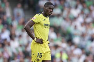 泰晤士：埃弗顿与比利亚雷亚尔持续谈判，想签中锋蒂尔诺-巴里