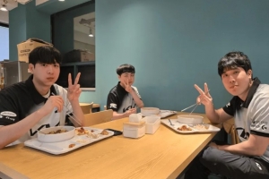 DK副代表更新cvMax教练与中野用餐照：聊了很多有趣的话题