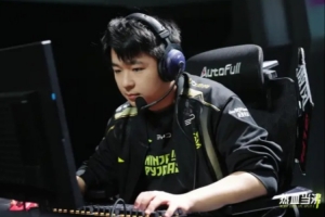 shanji：上次来上海还是上次；爱笑评论：来给枪哥倒水