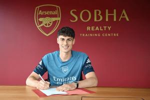 TA：阿森纳签凯帕付70万镑经纪人佣金 切尔西释放15万镑周薪空间