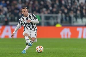 记者：贝蒂斯重新追求尤文中场阿图尔，他是佩莱格里尼喜爱的球员