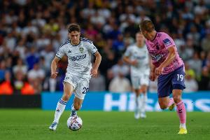 电讯报：丹尼尔-詹姆斯将与利兹联续约4年，菲尔波加盟贝蒂斯