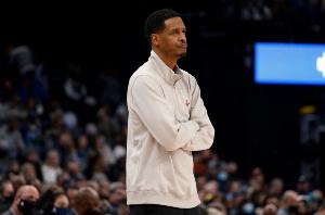 小贾巴里：塞拉斯是个好教练 但他当时掌控不了球队的局面