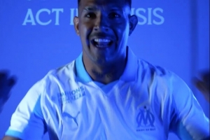 官方：马赛从朗斯签下阿根廷26岁后卫梅迪纳，转会费未知