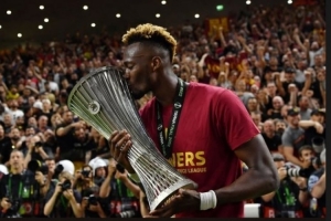 亚伯拉罕社媒告别：感谢罗马俱乐部，首届欧协联冠军永远意义非凡